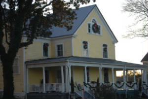 ourhousechristmas2008.jpg